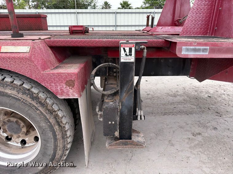 image for item YA3362 2015 Peterbilt 365 crane truck