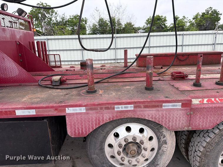 image for item YA3362 2015 Peterbilt 365 crane truck