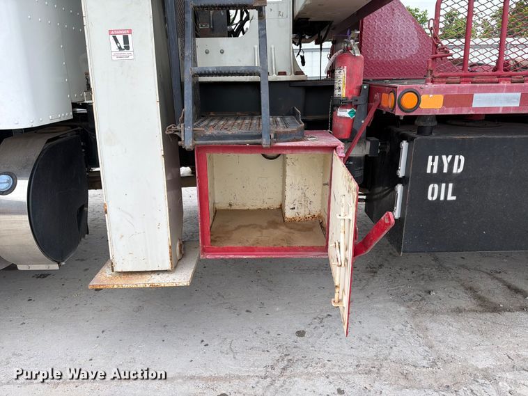 image for item YA3362 2015 Peterbilt 365 crane truck