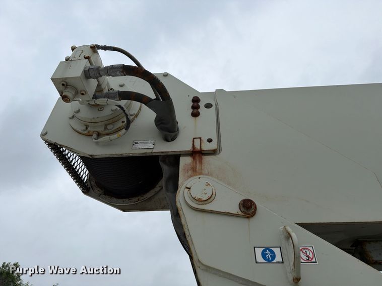 image for item YA3362 2015 Peterbilt 365 crane truck