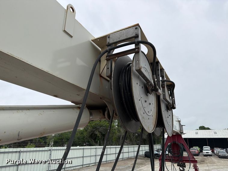 image for item YA3362 2015 Peterbilt 365 crane truck