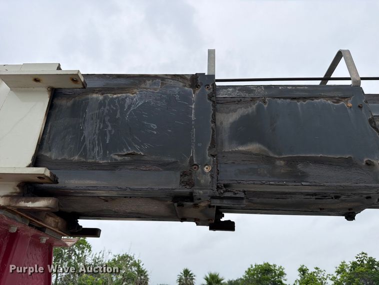 image for item YA3362 2015 Peterbilt 365 crane truck