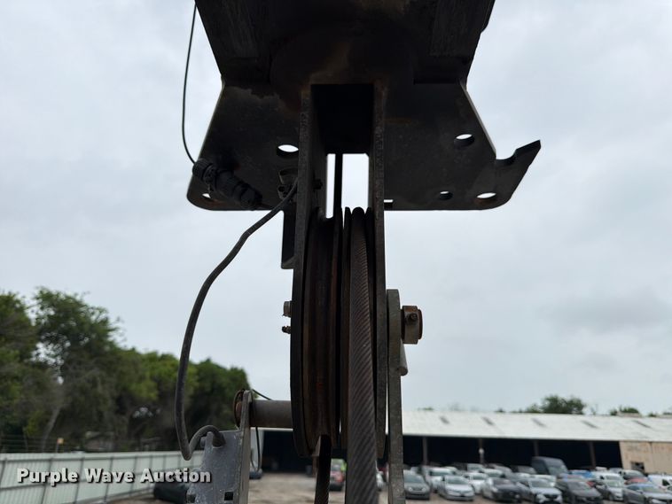 image for item YA3362 2015 Peterbilt 365 crane truck