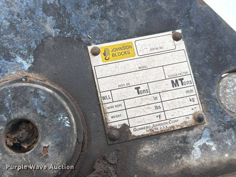 image for item YA3362 2015 Peterbilt 365 crane truck