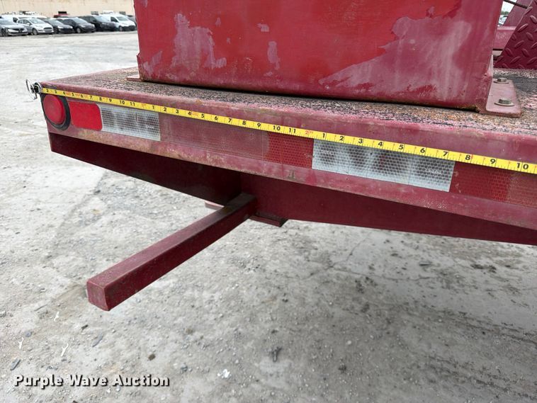 image for item YA3362 2015 Peterbilt 365 crane truck