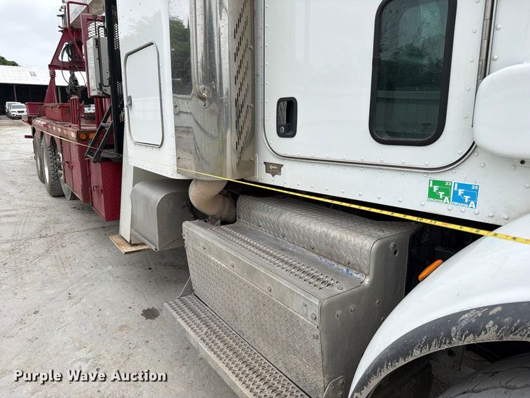 image for item YA3362 2015 Peterbilt 365 crane truck
