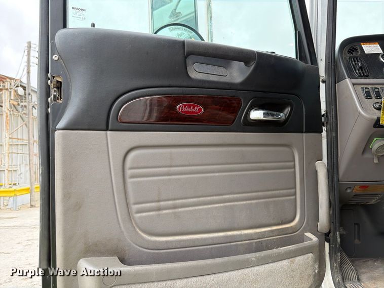 image for item YA3362 2015 Peterbilt 365 crane truck