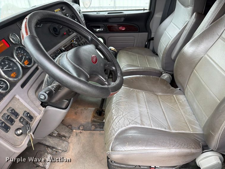 image for item YA3362 2015 Peterbilt 365 crane truck