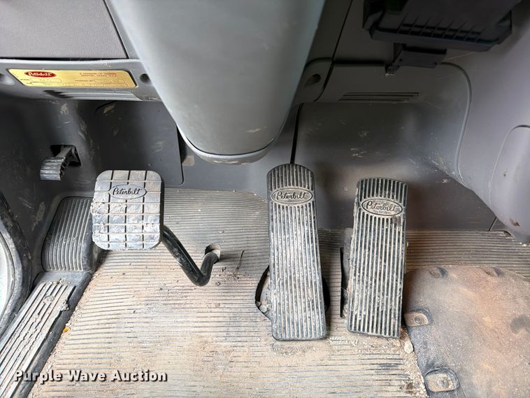 image for item YA3362 2015 Peterbilt 365 crane truck