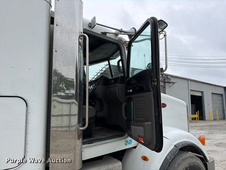 image for item YA3362 2015 Peterbilt 365 crane truck