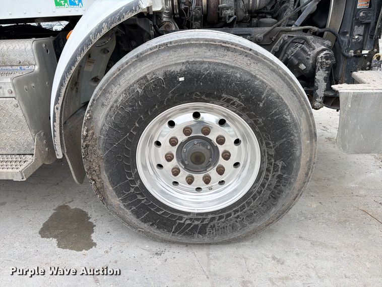 image for item YA3362 2015 Peterbilt 365 crane truck