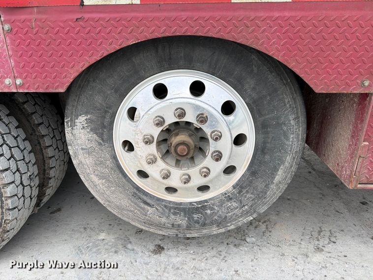 image for item YA3362 2015 Peterbilt 365 crane truck