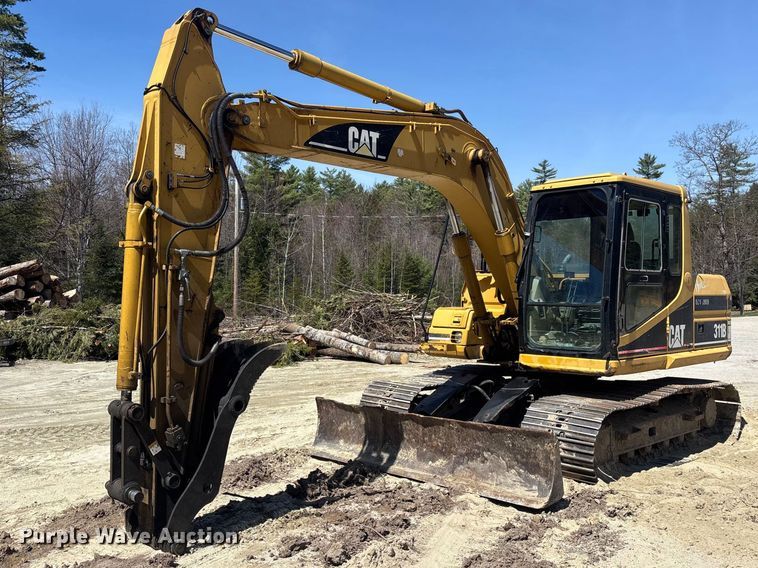 image for item YA3367 2000 Caterpillar 311B excavator