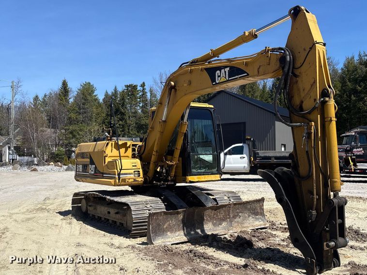 image for item YA3367 2000 Caterpillar 311B excavator