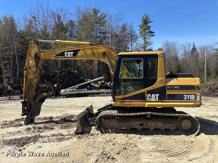 image for item YA3367 2000 Caterpillar 311B excavator
