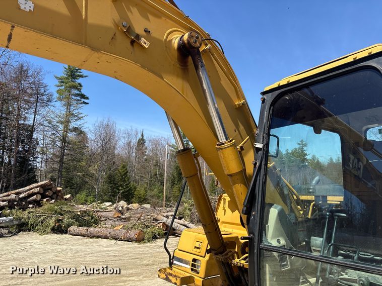 image for item YA3367 2000 Caterpillar 311B excavator