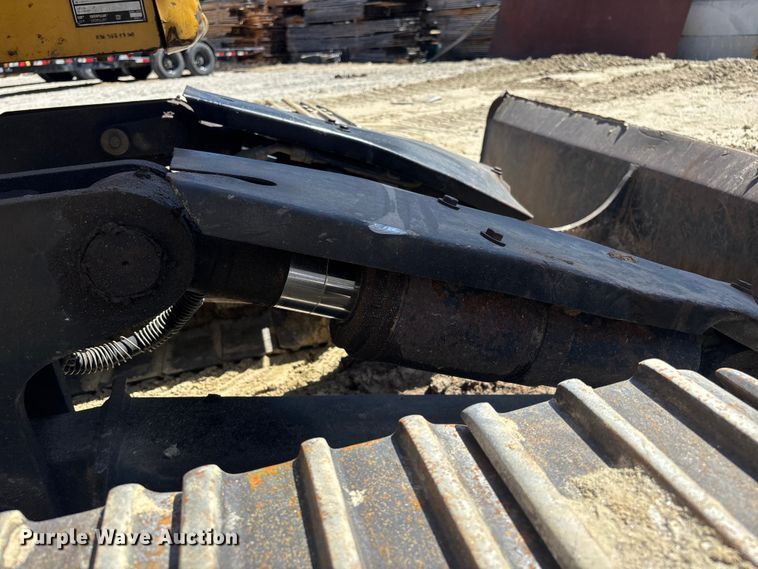 image for item YA3367 2000 Caterpillar 311B excavator