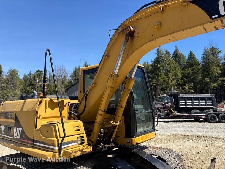 image for item YA3367 2000 Caterpillar 311B excavator