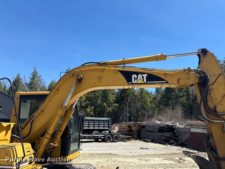 image for item YA3367 2000 Caterpillar 311B excavator