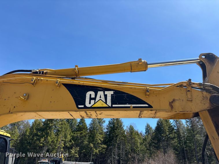 image for item YA3367 2000 Caterpillar 311B excavator