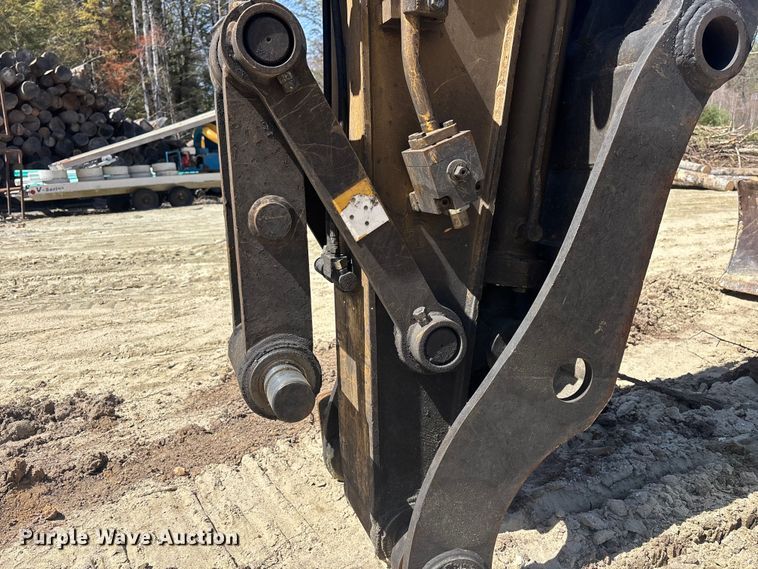 image for item YA3367 2000 Caterpillar 311B excavator