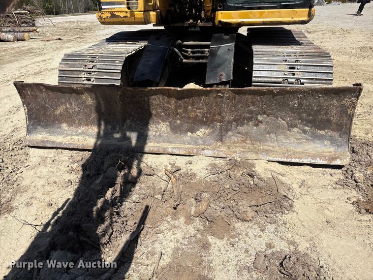 image for item YA3367 2000 Caterpillar 311B excavator