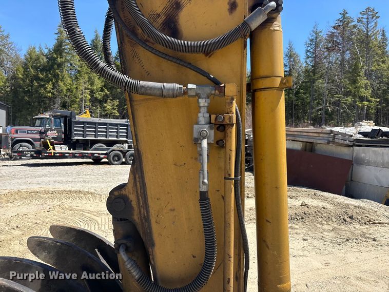 image for item YA3367 2000 Caterpillar 311B excavator