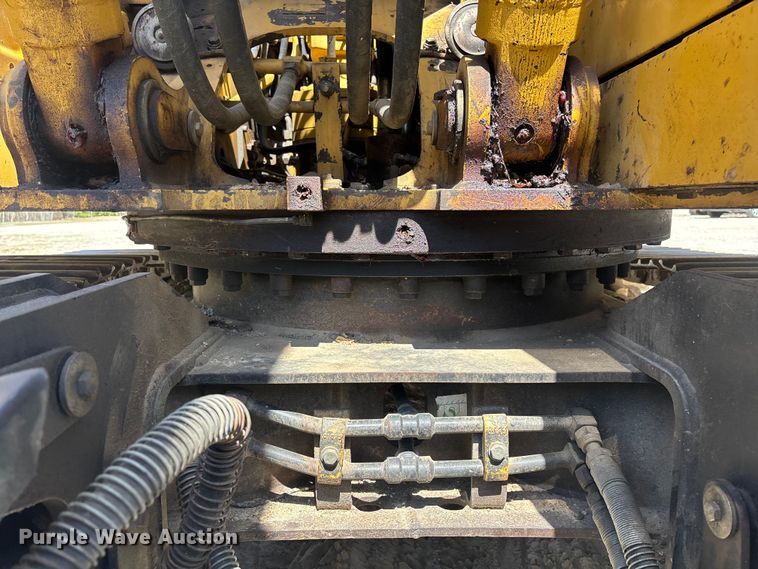 image for item YA3367 2000 Caterpillar 311B excavator