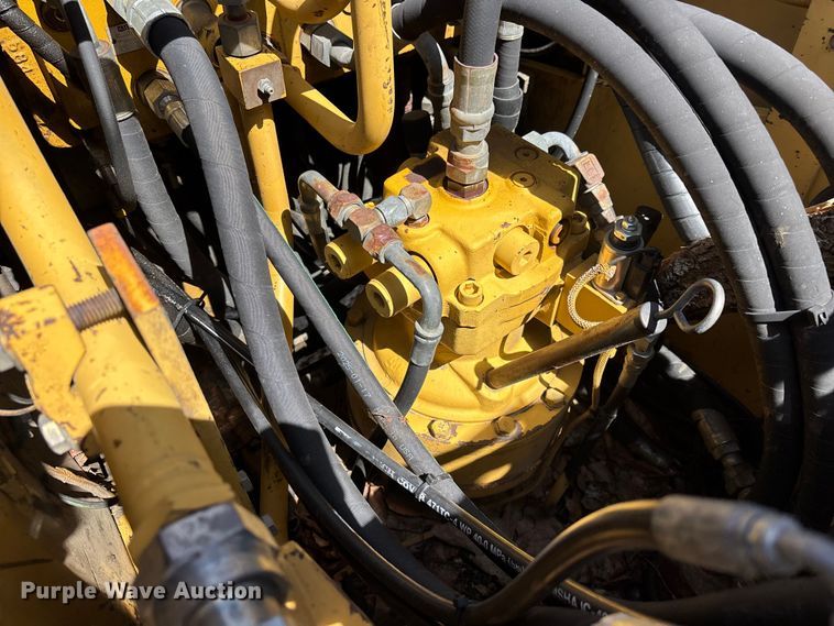 image for item YA3367 2000 Caterpillar 311B excavator