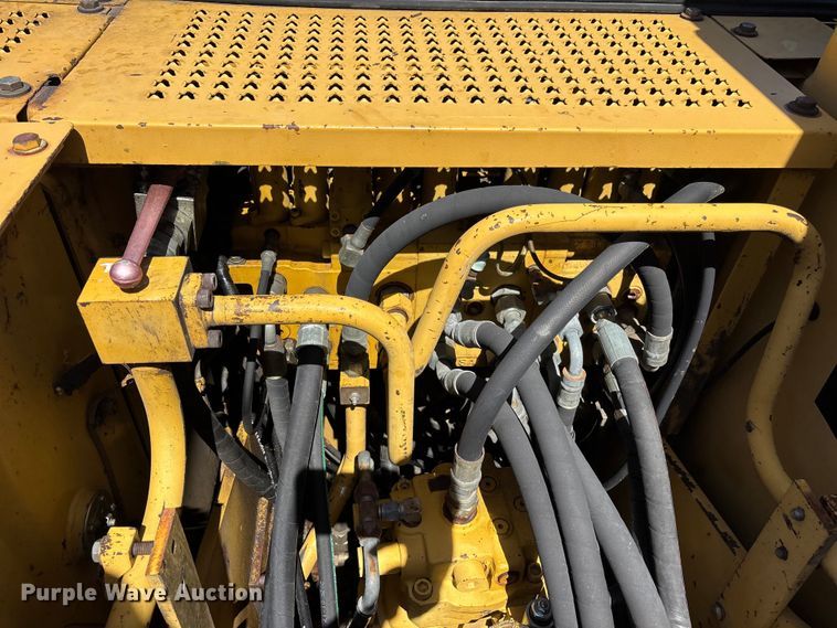 image for item YA3367 2000 Caterpillar 311B excavator