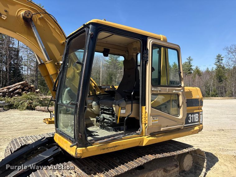 image for item YA3367 2000 Caterpillar 311B excavator