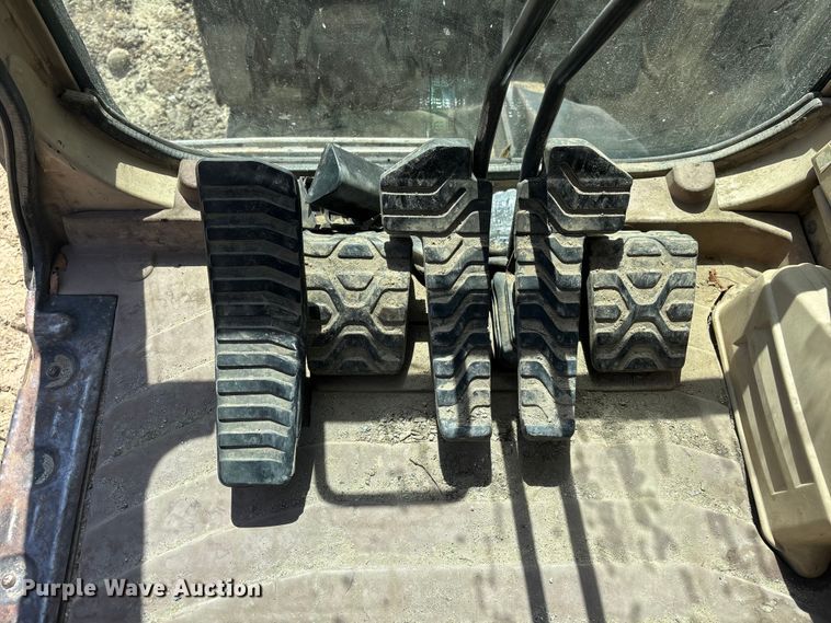 image for item YA3367 2000 Caterpillar 311B excavator