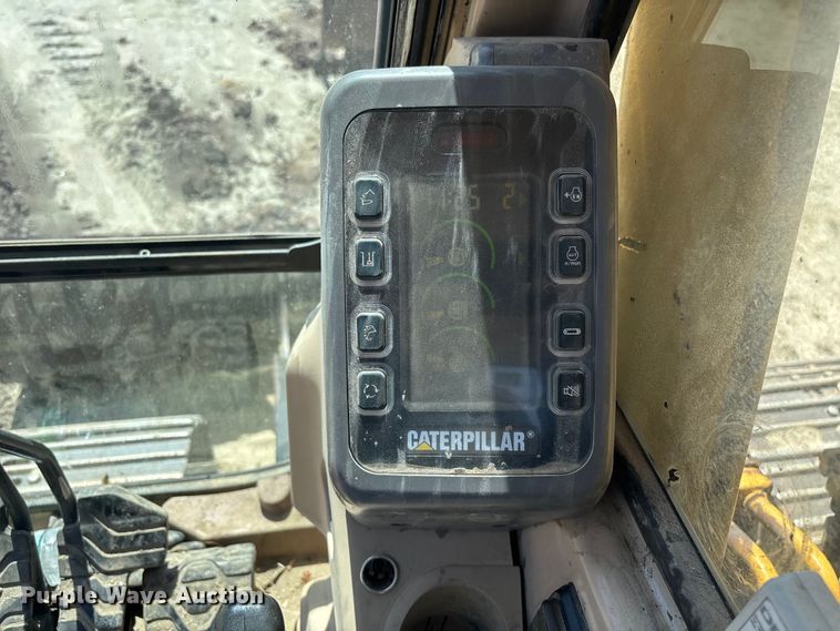 image for item YA3367 2000 Caterpillar 311B excavator
