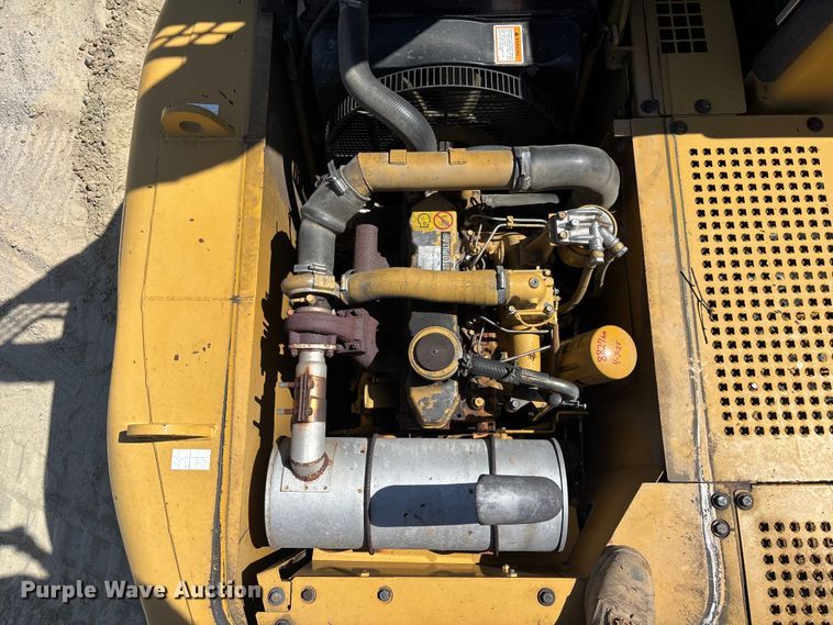 image for item YA3367 2000 Caterpillar 311B excavator