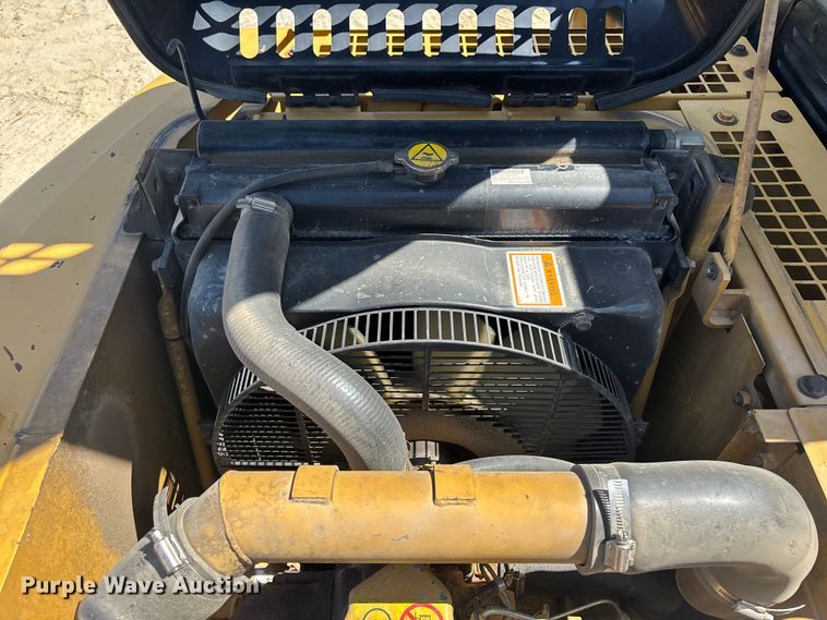 image for item YA3367 2000 Caterpillar 311B excavator