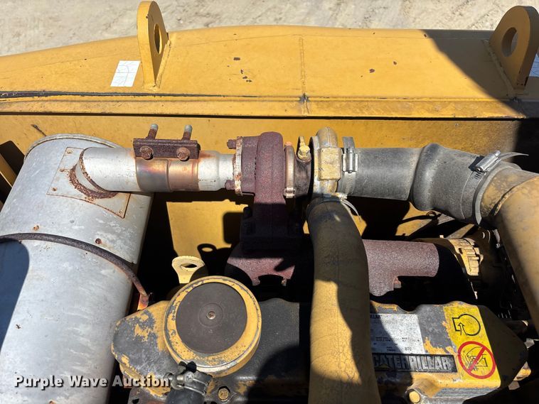 image for item YA3367 2000 Caterpillar 311B excavator