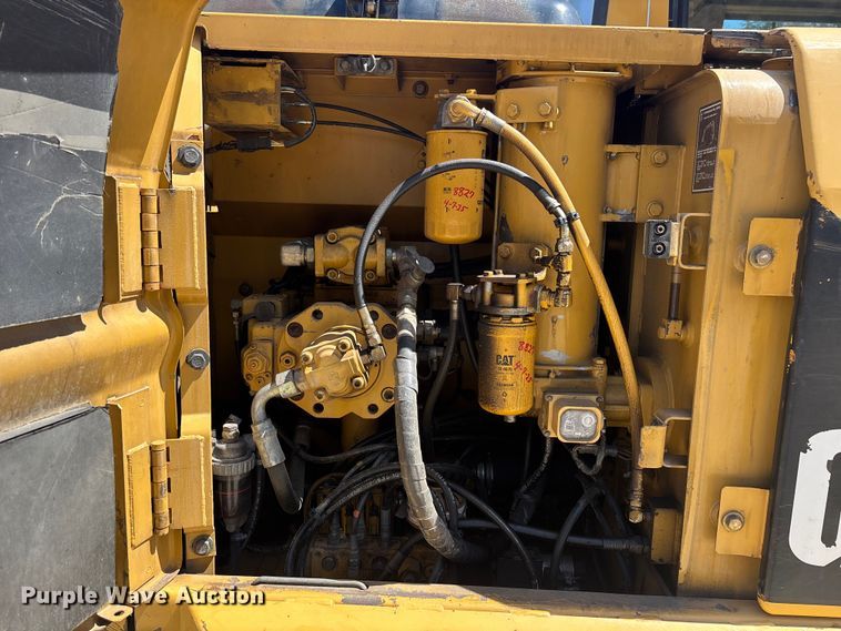 image for item YA3367 2000 Caterpillar 311B excavator