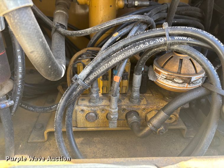 image for item YA3367 2000 Caterpillar 311B excavator