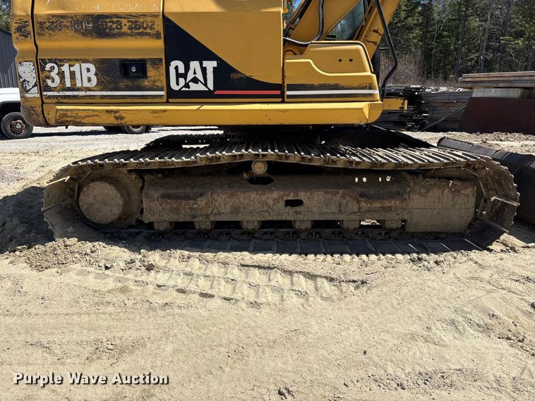 image for item YA3367 2000 Caterpillar 311B excavator