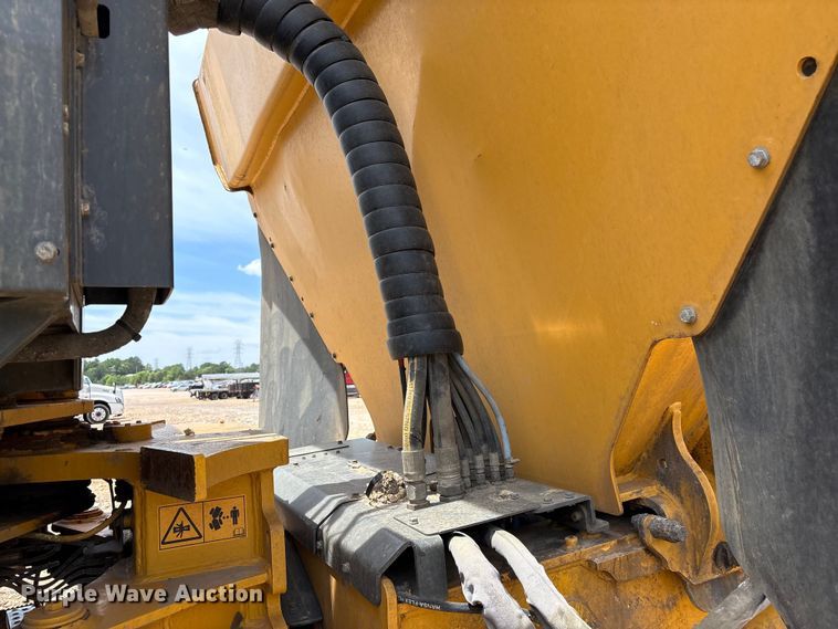 image for item YA3381 2020 Bell B45E articulated haul truck