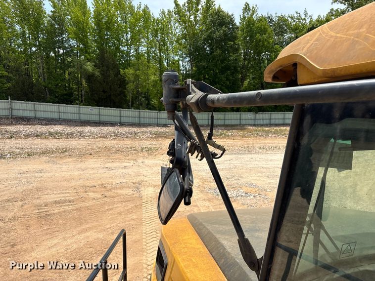 image for item YA3381 2020 Bell B45E articulated haul truck