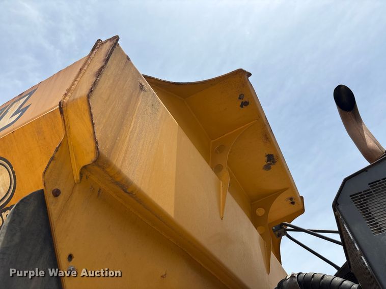 image for item YA3381 2020 Bell B45E articulated haul truck