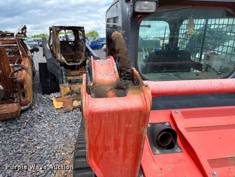 image for item YA3385 2020 Kubota SVL75-2 tracked skid steer loader