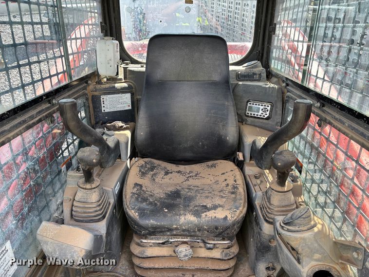 image for item YA3385 2020 Kubota SVL75-2 tracked skid steer loader