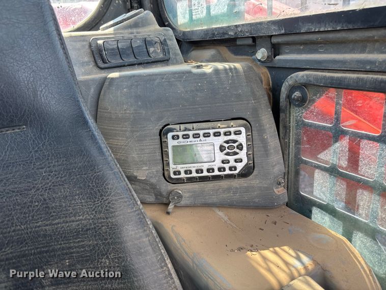 image for item YA3385 2020 Kubota SVL75-2 tracked skid steer loader