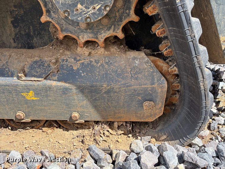 image for item YA3385 2020 Kubota SVL75-2 tracked skid steer loader