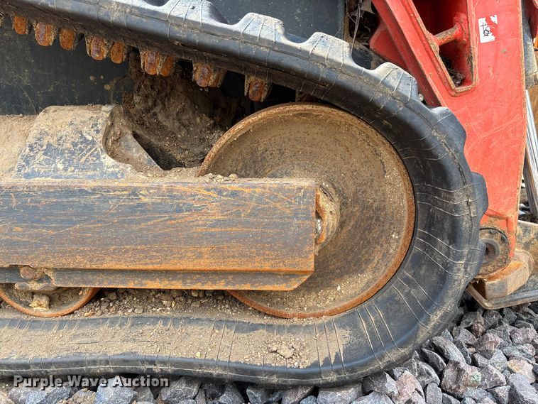 image for item YA3385 2020 Kubota SVL75-2 tracked skid steer loader