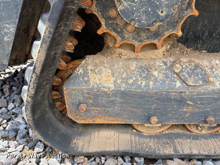image for item YA3385 2020 Kubota SVL75-2 tracked skid steer loader