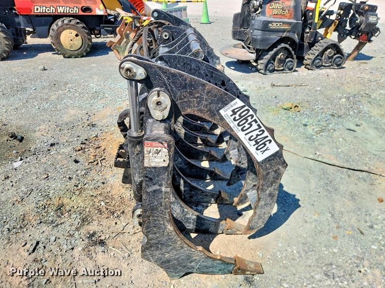 image for item YA3415 2024 John Deere RR84 root rake grapple