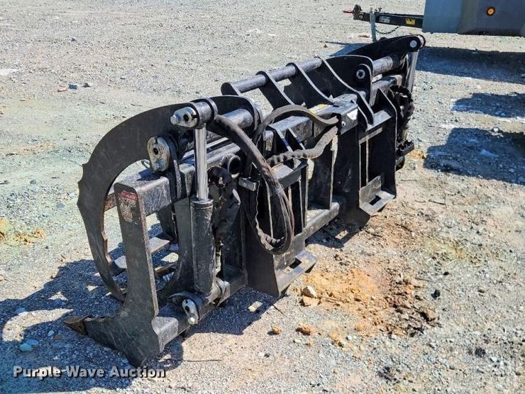 image for item YA3415 2024 John Deere RR84 root rake grapple